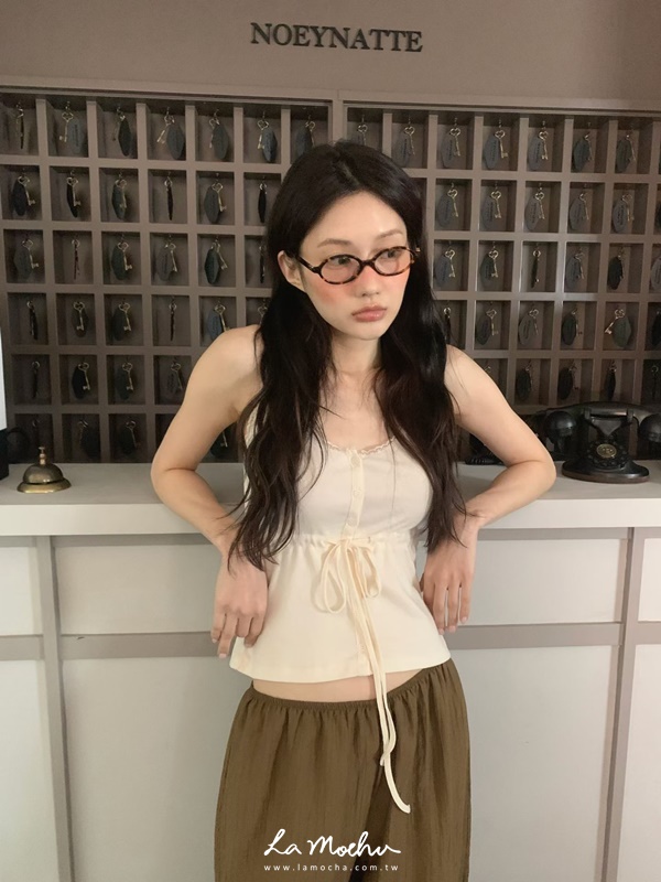 挖肩蕾絲滾邊綁帶背心